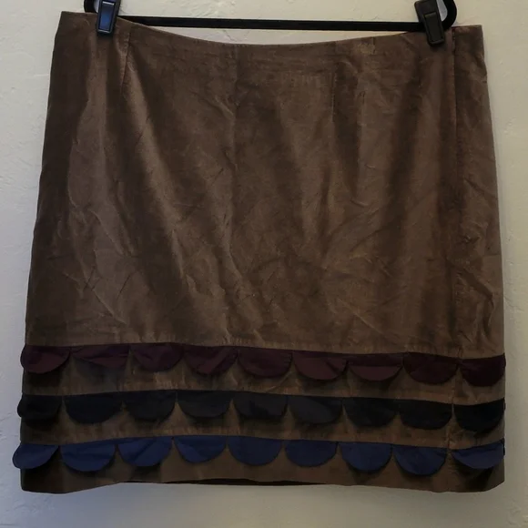 Boden knee length skirt - Picture 2 of 4